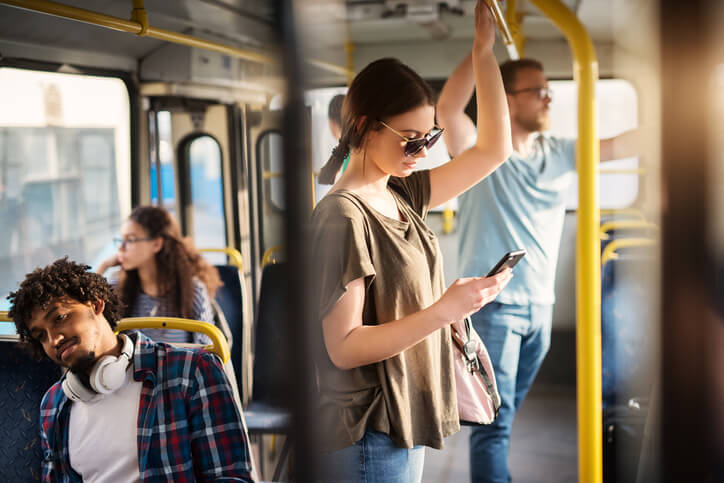 Ônibus em tempo real e mais: 5 apps para você evitar atrasos em 2023