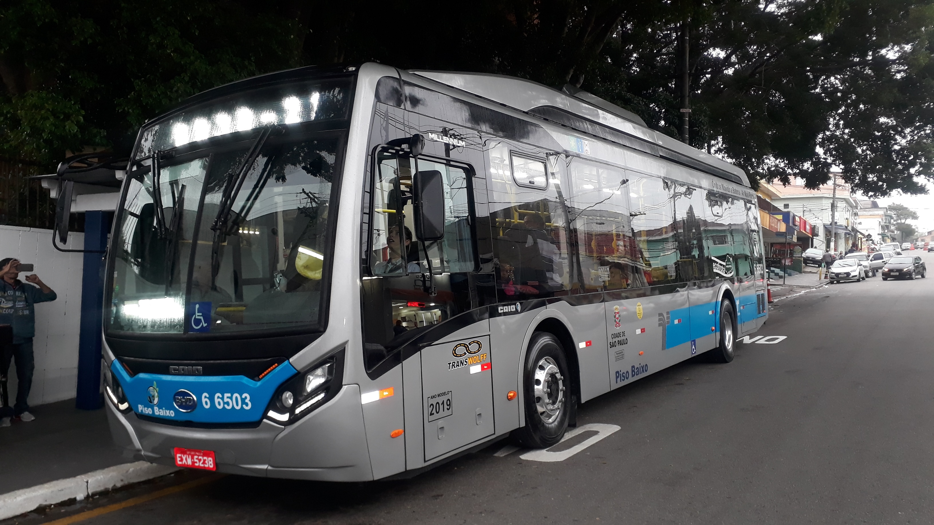 Cidade de São Paulo recebe a maior frota de ônibus elétricos do Brasil ...