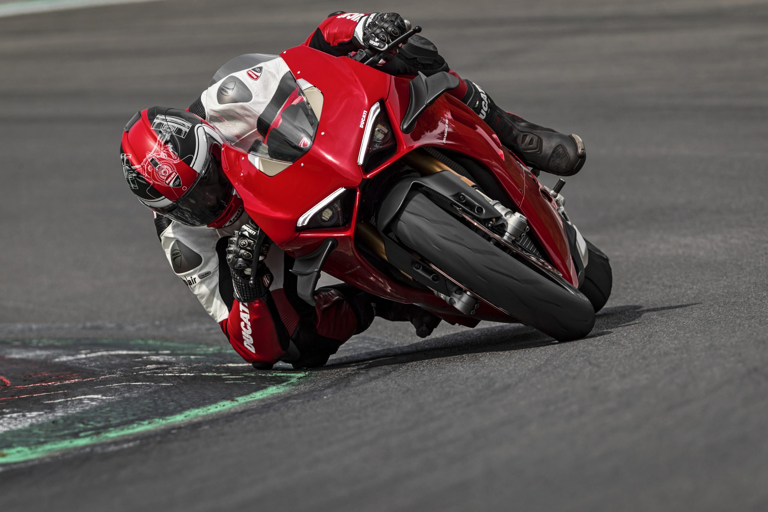 Ducati Panigale V4 SP: moto chega ao Brasil com preço de um