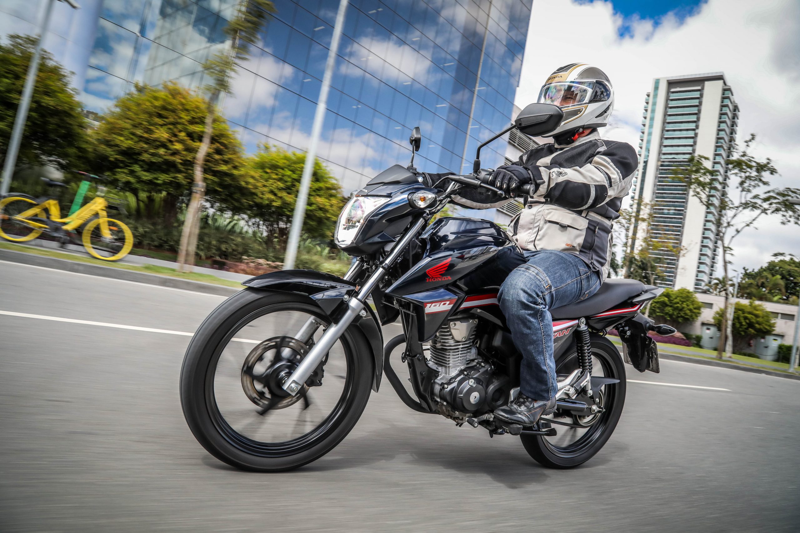 Honda CG 160 Fan: teste da moto mais vendida do Brasil