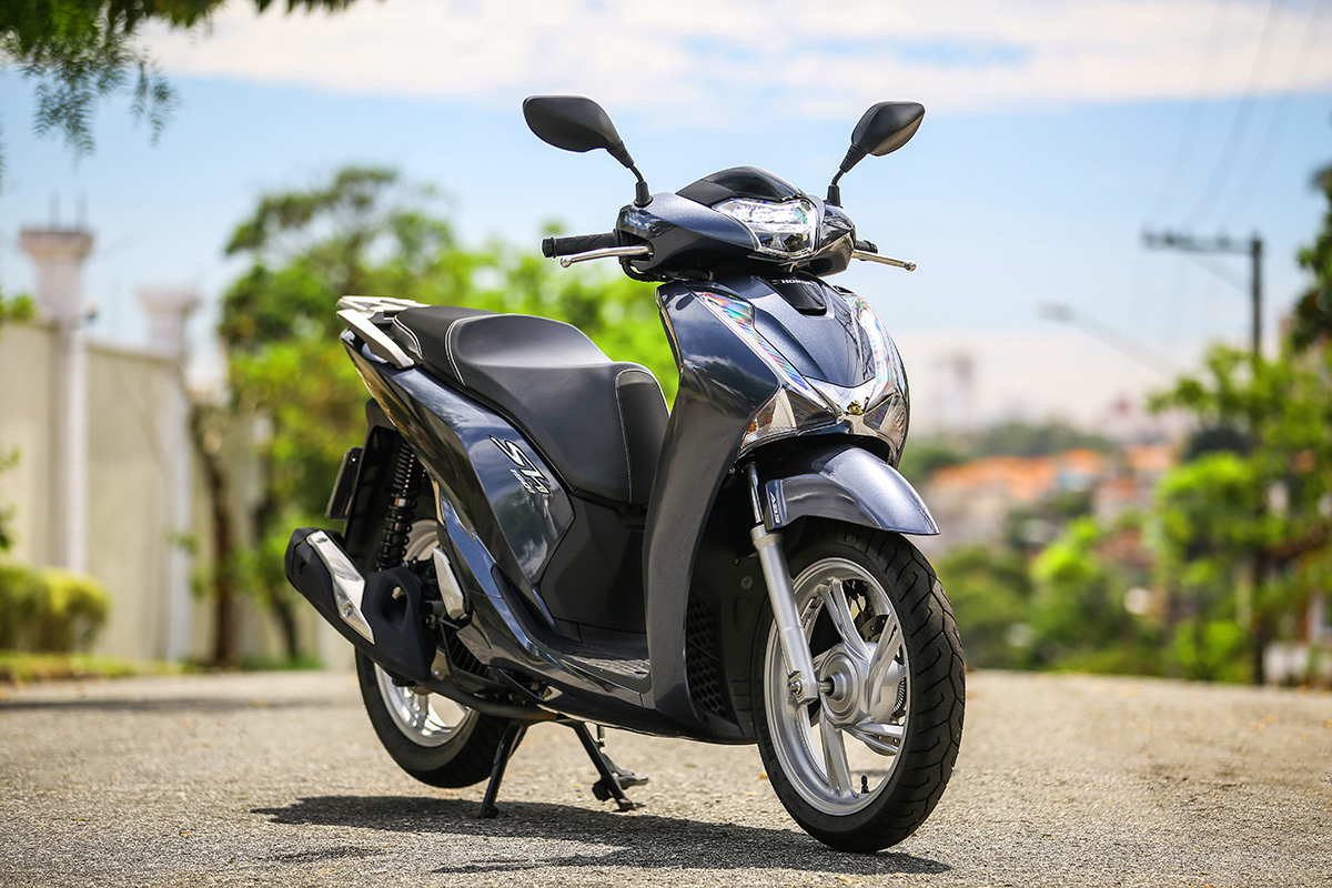 Sh 2015 Honda SH 150i faz 40 km/litro e tem freios ABS nas duas rodas; conheça ...