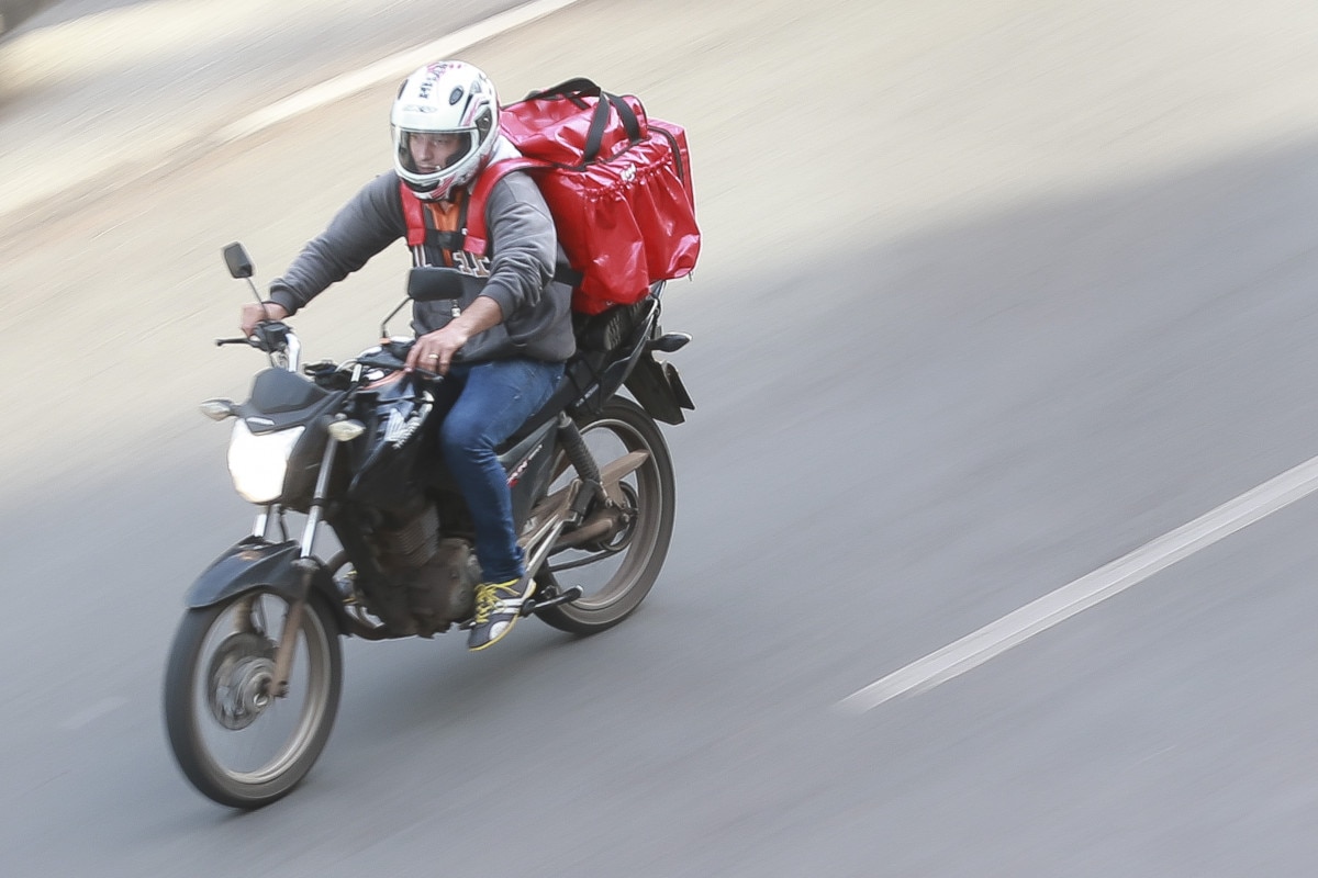 10 dicas para viajar de moto com segurança na estrada, Mobilidade Estadão