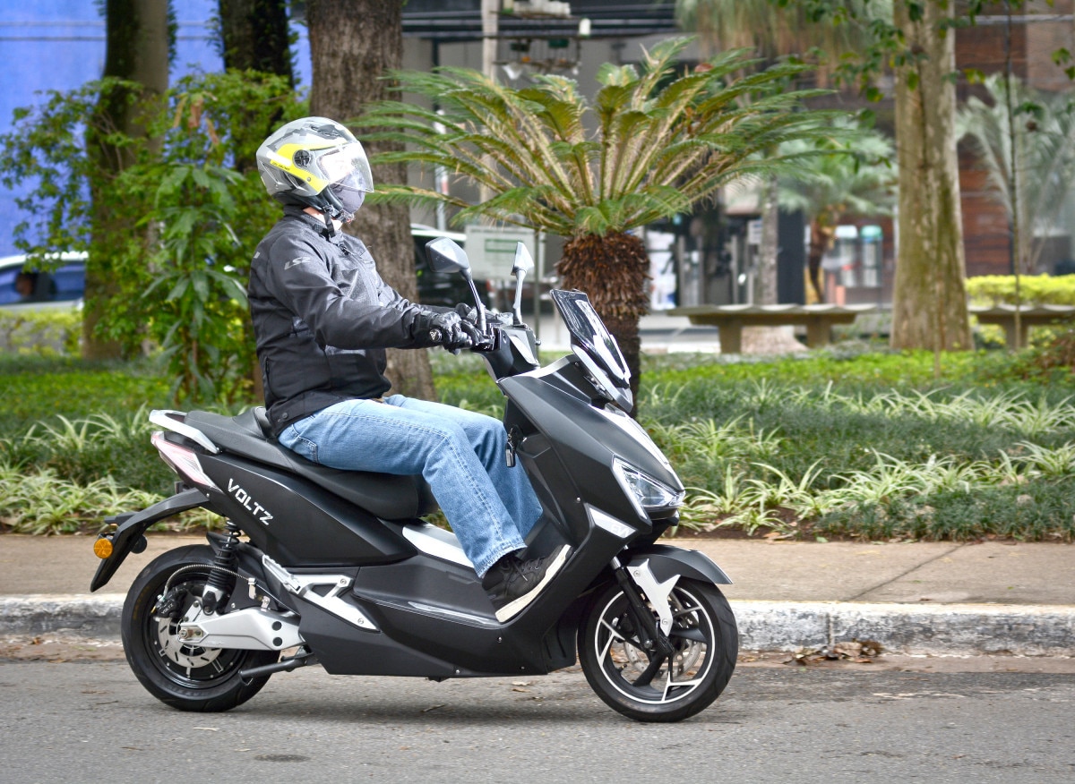 Moto elétrica precisa de carteira de habilitação? Veja aqui a