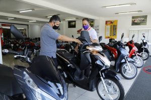 Aumento de casos da Covid-19 adia corridas de moto no País, Mobilidade  Estadão