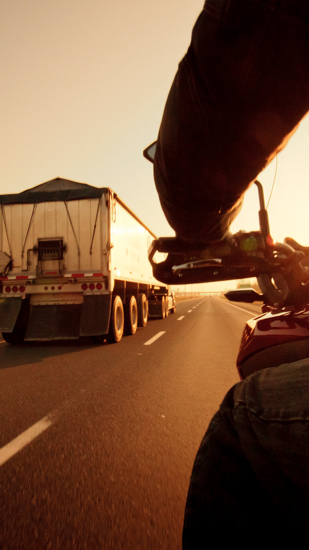 Andar de moto na estrada exige atenção; confira dicas, Mobilidade Estadão