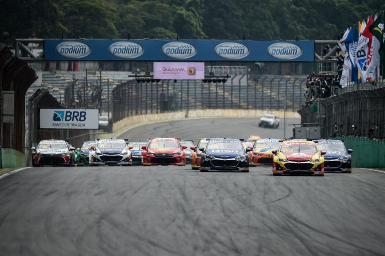 Largada da Stock Car em Interlagos