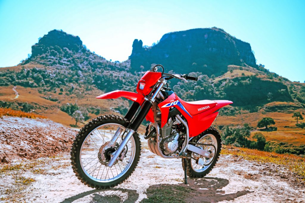 Honda CRF 250F 2022: moto de trilha ganha visual novo, Mobilidade Estadão