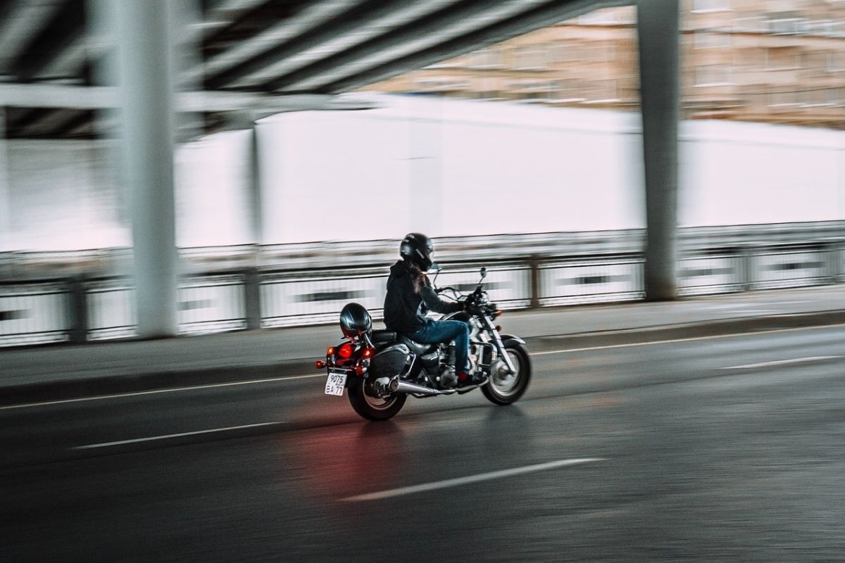 Três crianças são vítimas de acidentes com motos por dia no País