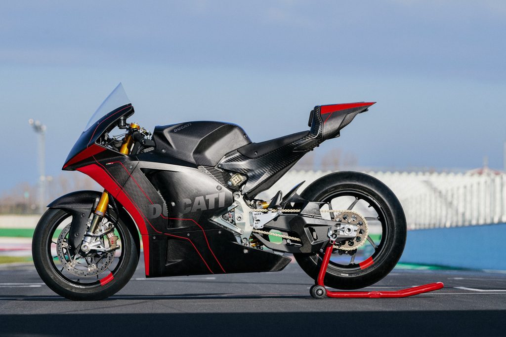 Motos de rua que aceleram como máquinas da MotoGP