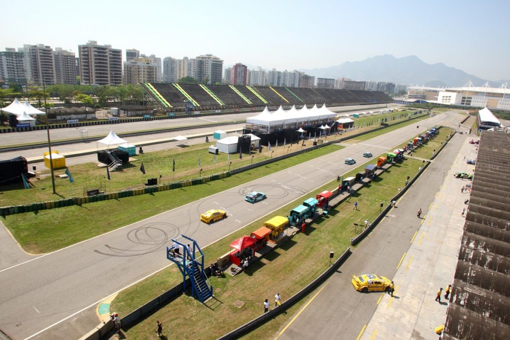 Aeroporto do Galeão se prepara para receber corrida histórica da Stock Car  neste fim de semana - Diário do Rio de Janeiro
