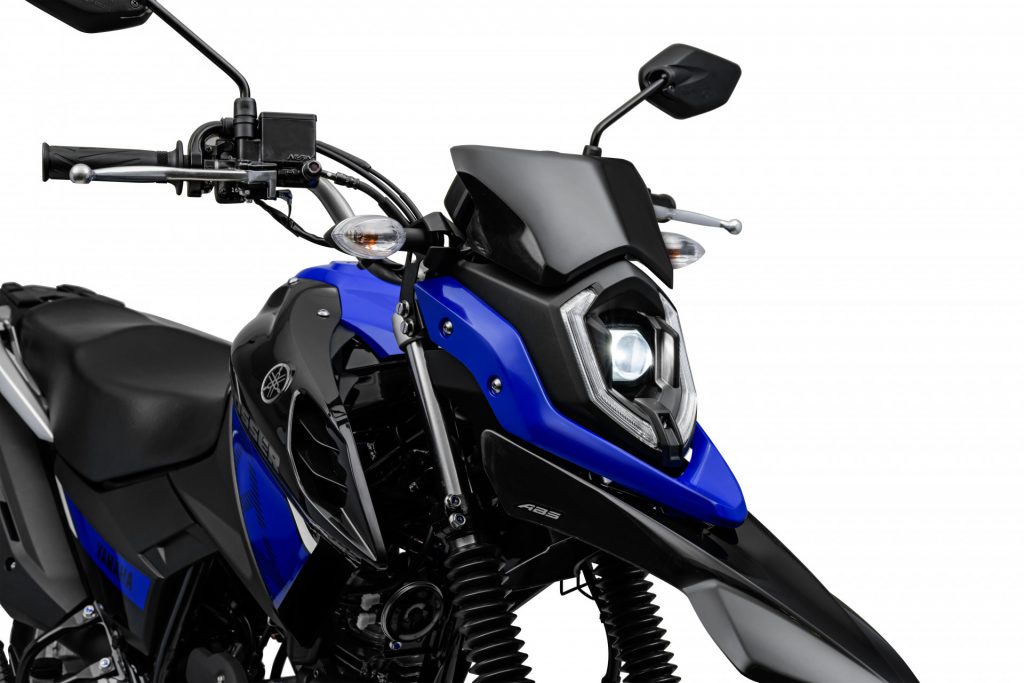 Yamaha Crosser 2023 tem farol de LED e mais novidades