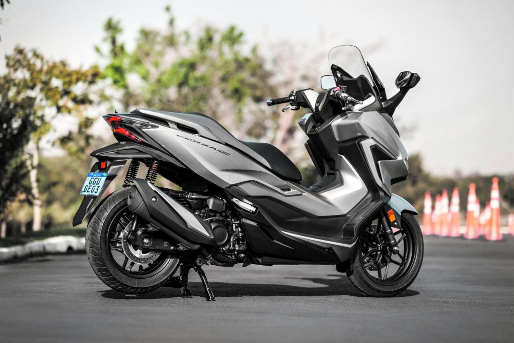 Teste: Honda Forza 350 é scooter tailandês de quase R$ 50 mil com