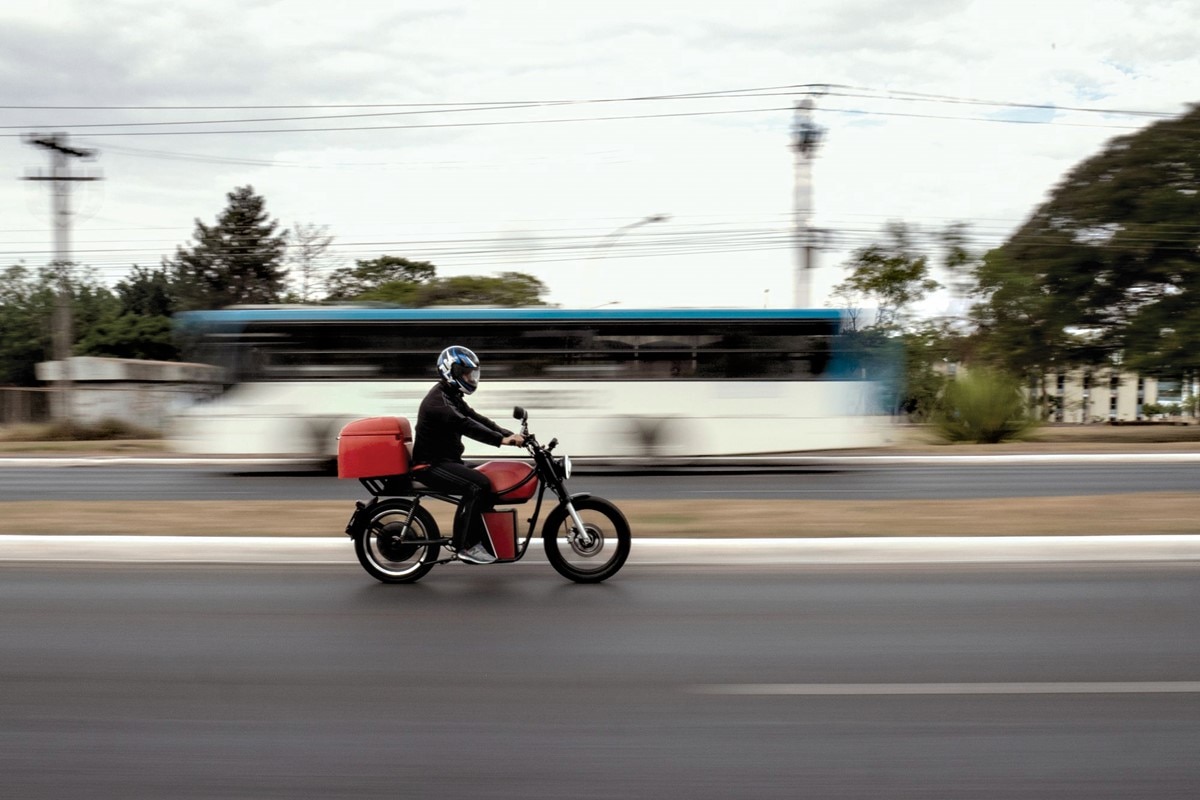 Decathlon passa a utilizar scooters elétricas nas entregas em São