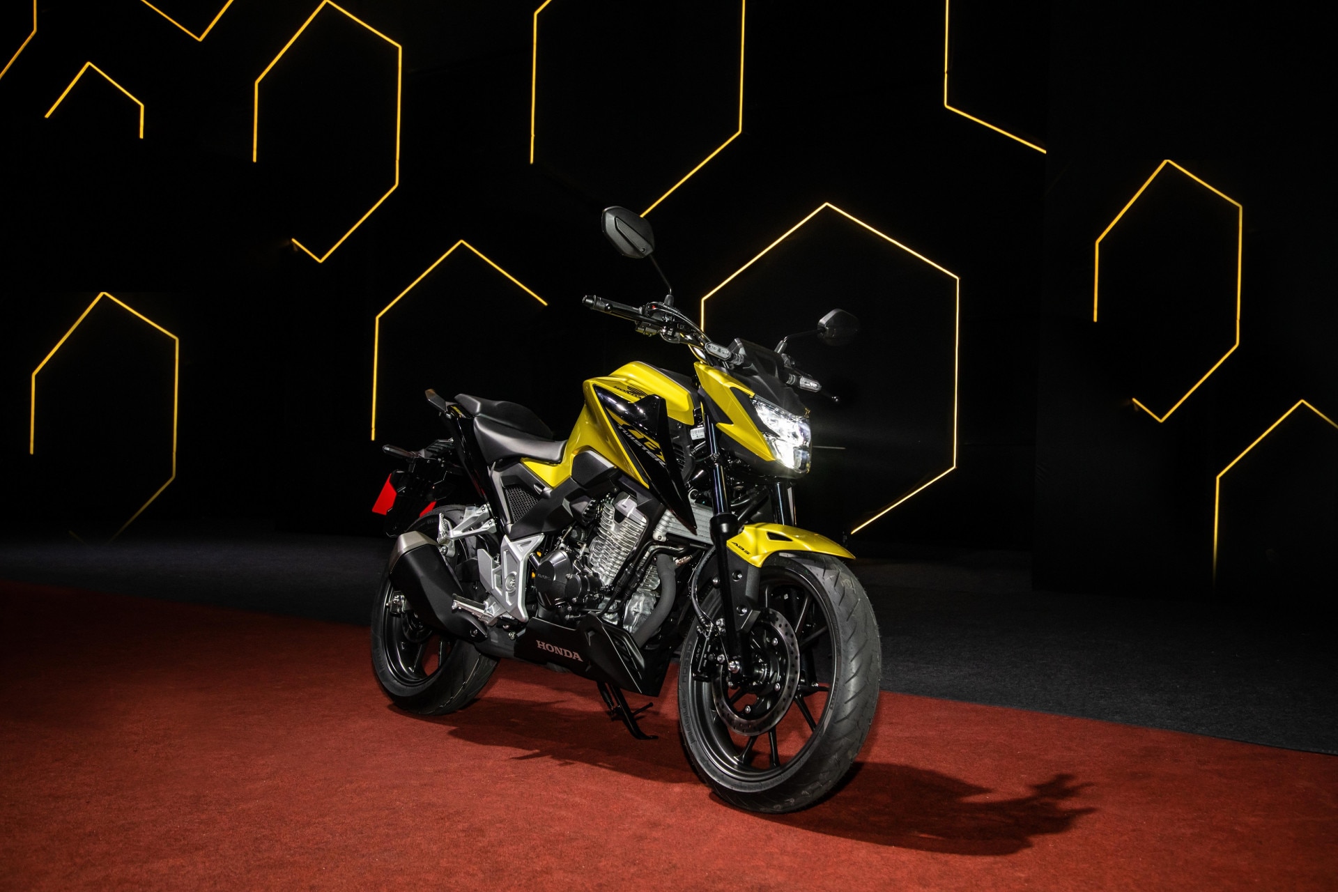 Honda inicia pré-venda da nova linha CB 500