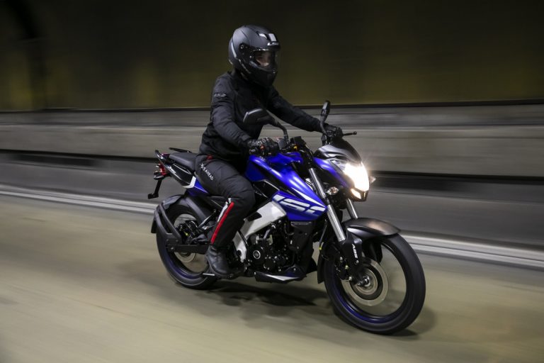 Bajaj Estreia No Brasil Com 3 Motos | Mobilidade Estadão | 200 A 500 ...