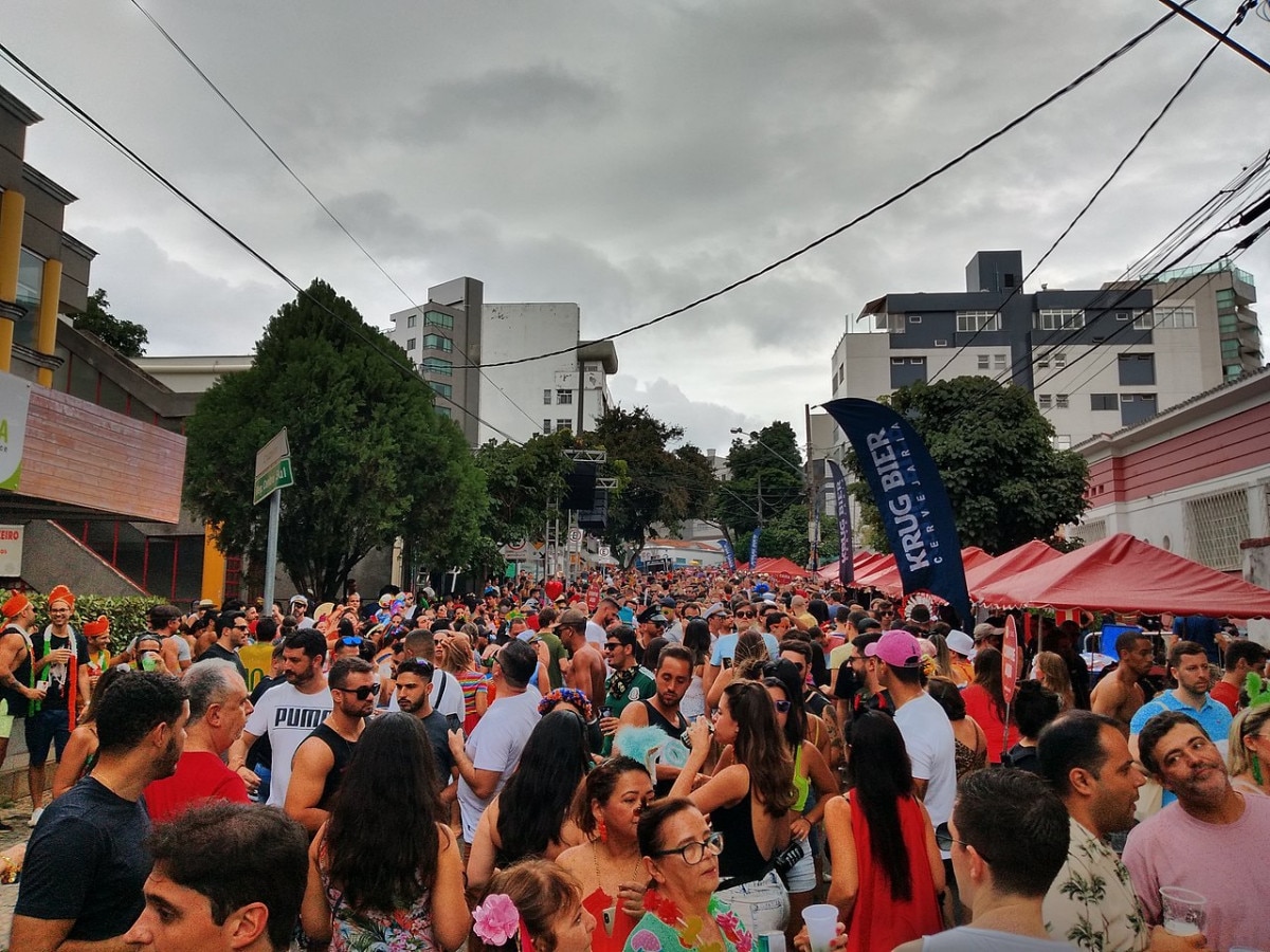 Carnaval 2023: confira datas e horários dos principais blocos que sairão  nas ruas de BH