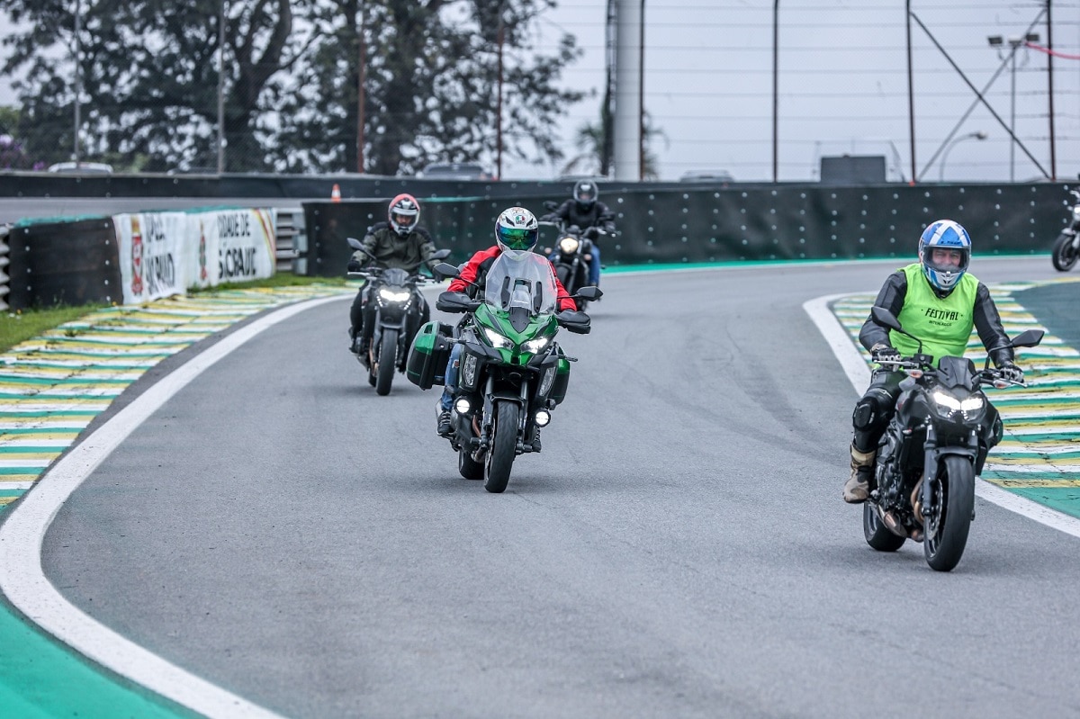 Festival Interlagos terá test-ride de moto na terra e corrida de motocross  - 25/05/2022 - UOL Carros