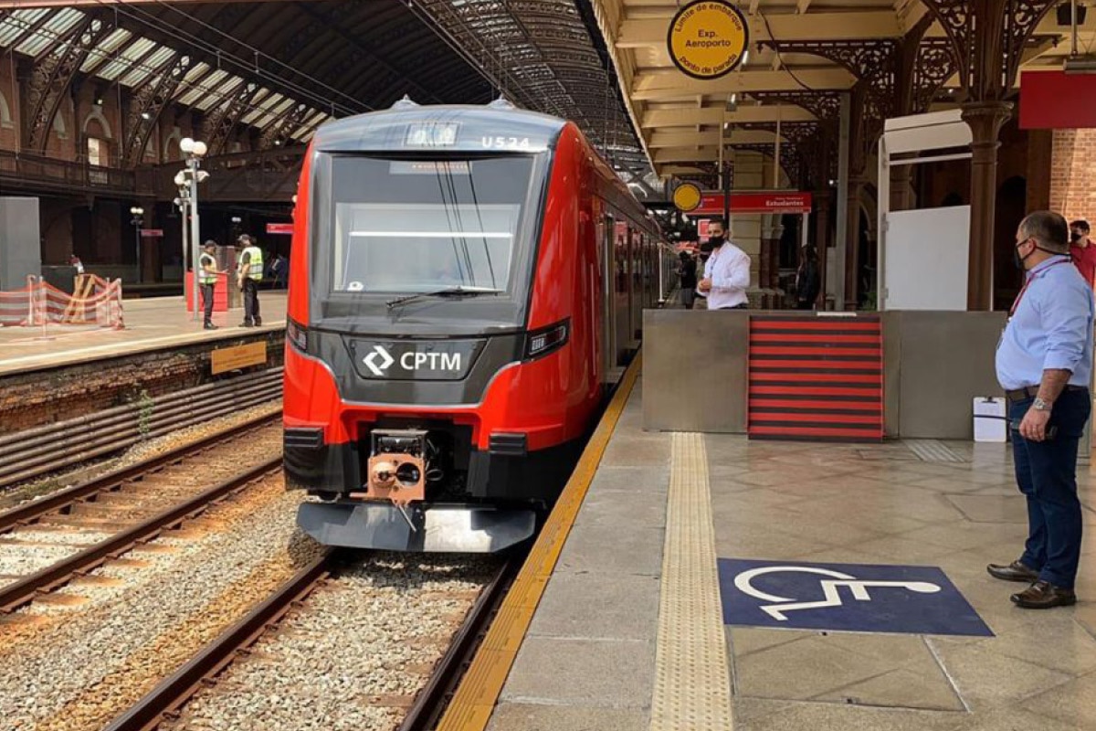 Metrô SP e CPTM  Trens na estação Brás 