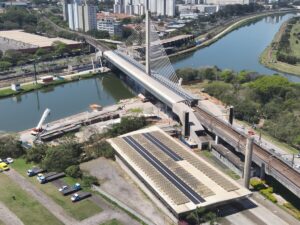 Bicicleta elétrica com transmissão automática recria experiência