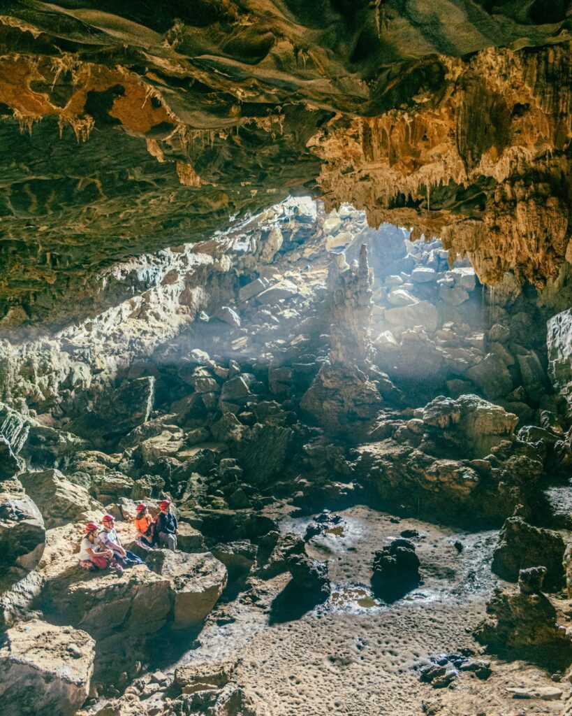 Caverna Alambari no Petar