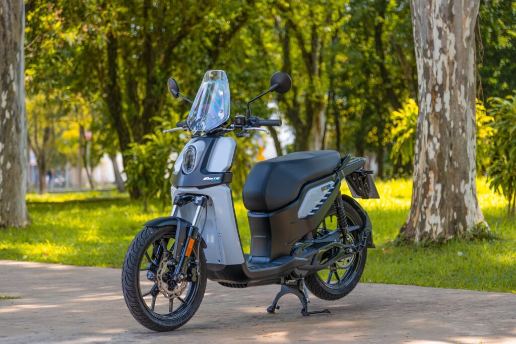 Fantic Issimo City, scooter elétrica com autonomia de 200 km